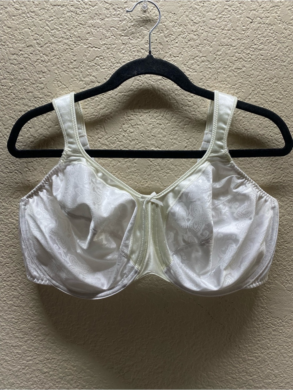 * Bali 42DD Satin Tracings Minimizer Underwire Bra Style 3562 Wide Straps